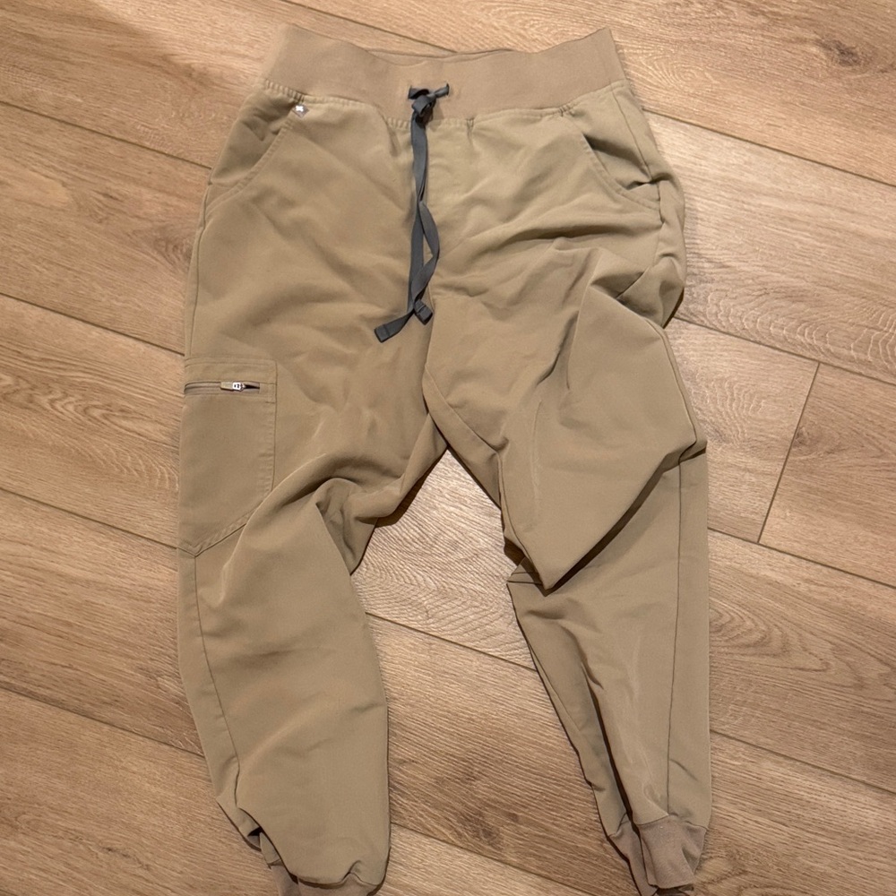 Figs women’s Zamora Tan Jogger Pants SP